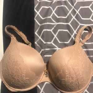 Victoria’s Secret 34DDD